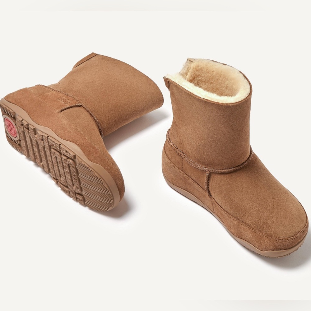 Fitflop Mukluk shorty suede Shearling lined boots women’s Sz 7 waterproof.